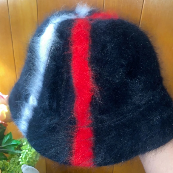 Winter hat - Picture 2 of 4